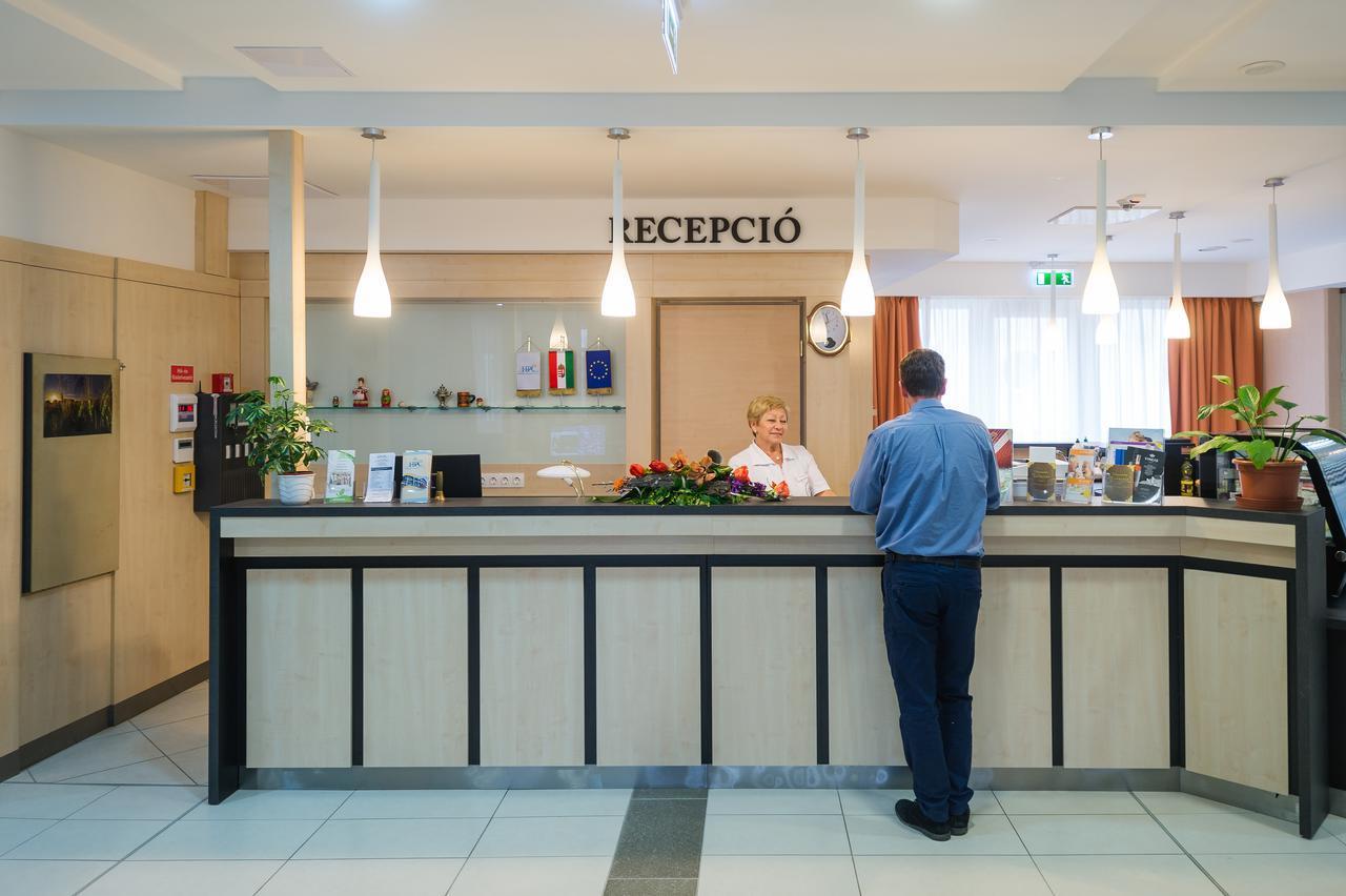 Harkanyi Psoriasis Centrum Εξωτερικό φωτογραφία